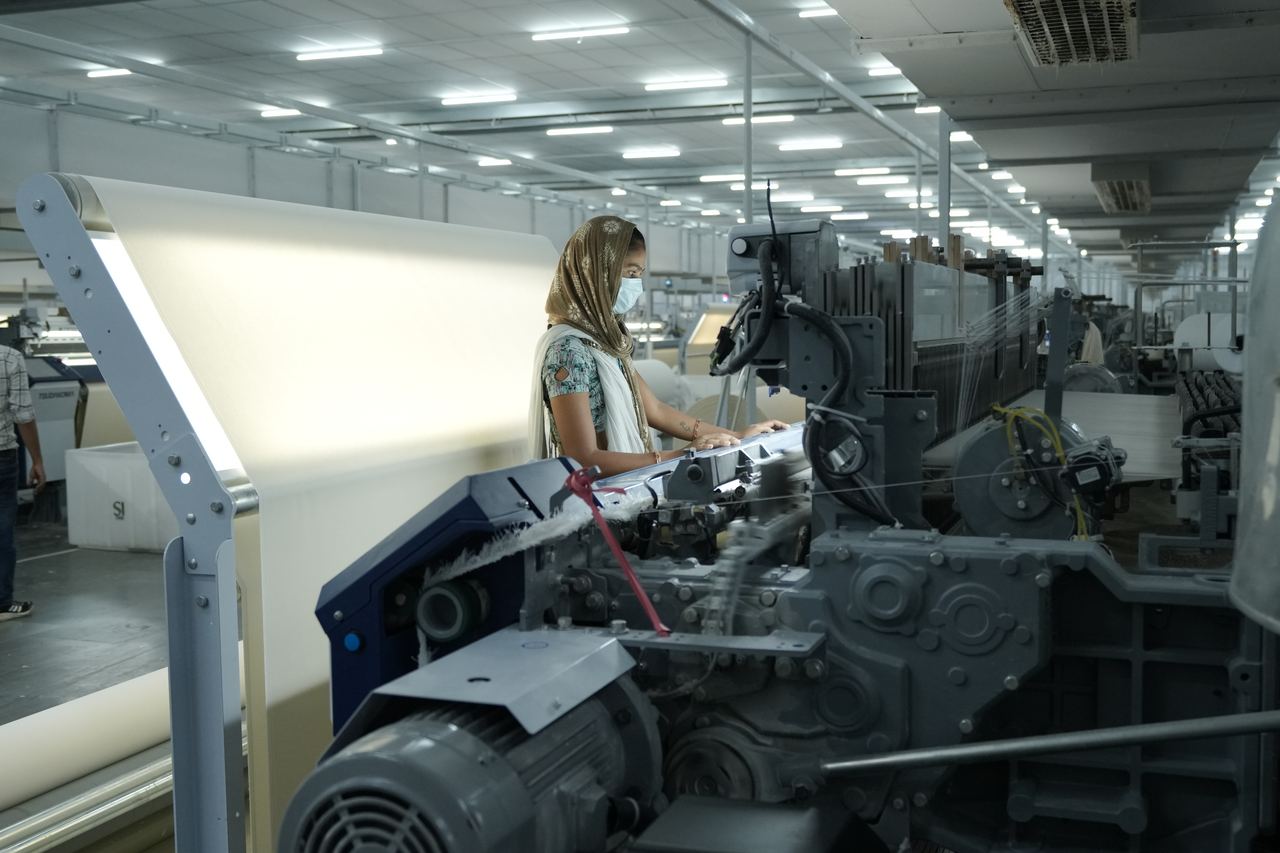 Advanced looms on the weaving floor